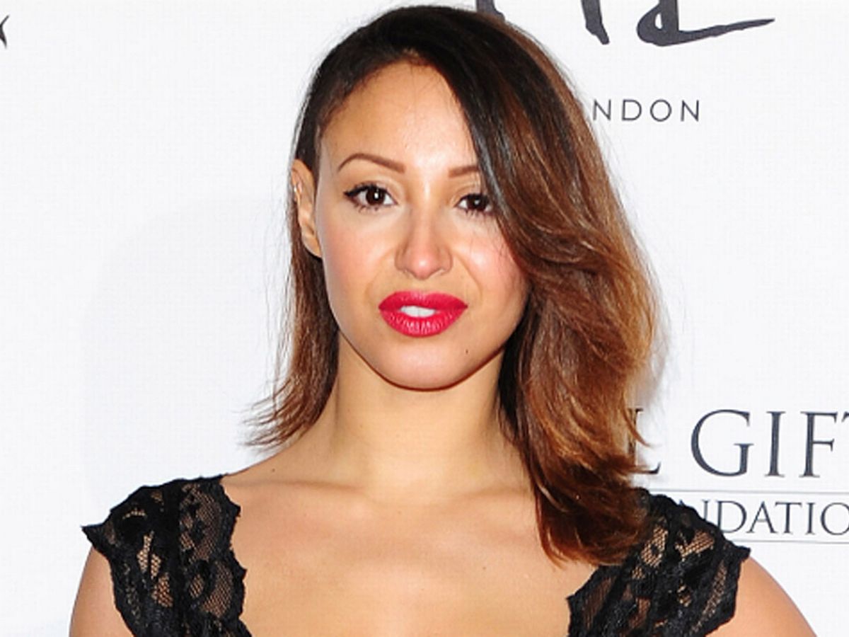 How tall is Amelle Berrabah?
